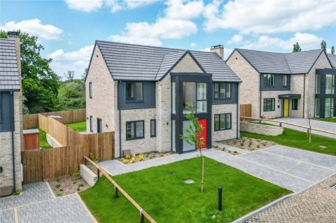 View Full Details for Woodlands Grove, Stapleford Abbotts